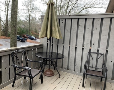 1235 Riverside Drive - Photo Thumbnail 3