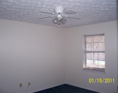 1235 Riverside Drive - Photo Thumbnail 11