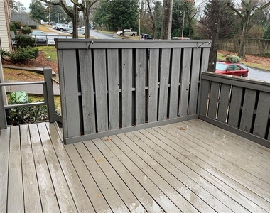 1235 Riverside Drive - Photo Thumbnail 2