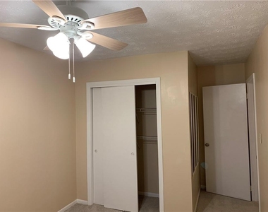 1235 Riverside Drive - Photo Thumbnail 16