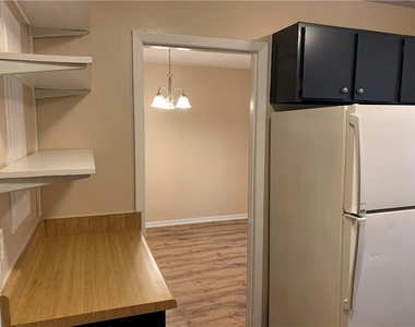 1235 Riverside Drive - Photo Thumbnail 6