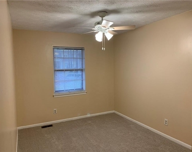 1235 Riverside Drive - Photo Thumbnail 15
