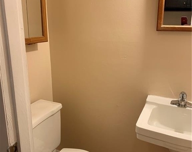 1235 Riverside Drive - Photo Thumbnail 10