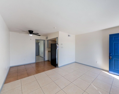 1800 N Wayside Street - Photo Thumbnail 2
