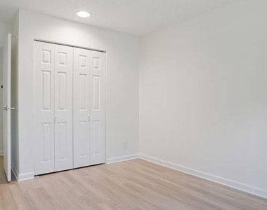 1000 W Moorhead Cir - Photo Thumbnail 11