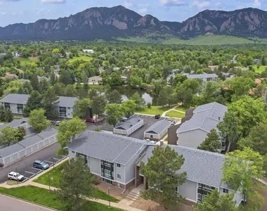 1000 W Moorhead Cir - Photo Thumbnail 3