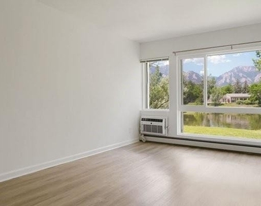 1000 W Moorhead Cir - Photo Thumbnail 6