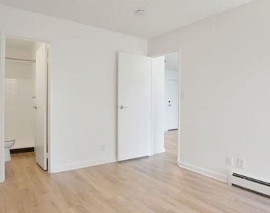 1000 W Moorhead Cir - Photo Thumbnail 10