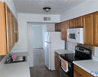 1501 Ivymount Road - Photo Thumbnail 2