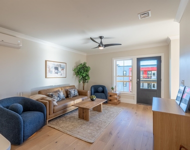 815 Lafayette - Photo Thumbnail 10