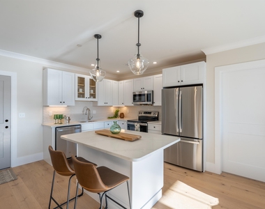 815 Lafayette - Photo Thumbnail 3
