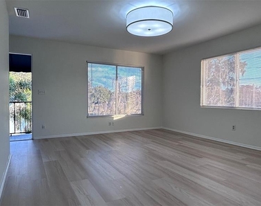 1028 Lake Weldona Drive - Photo Thumbnail 7