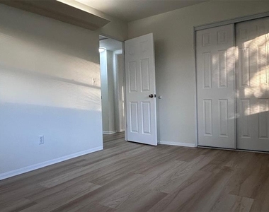 1028 Lake Weldona Drive - Photo Thumbnail 11