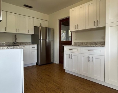 1028 Lake Weldona Drive - Photo Thumbnail 3