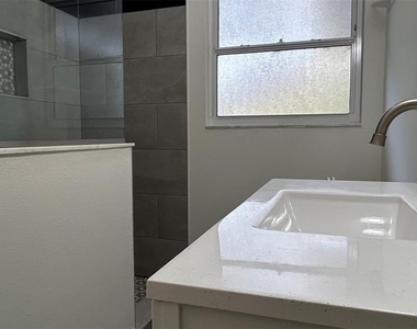 1028 Lake Weldona Drive - Photo Thumbnail 15