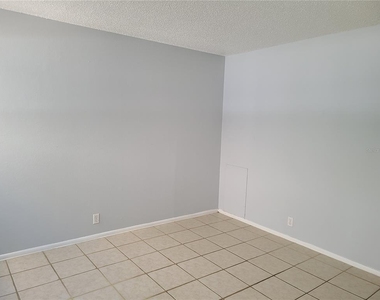 2763 Woodgate Lane - Photo Thumbnail 7