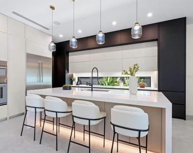 2467 Hyde Park Street - Photo Thumbnail 9