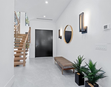 2467 Hyde Park Street - Photo Thumbnail 15