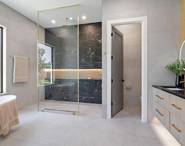 2467 Hyde Park Street - Photo Thumbnail 13