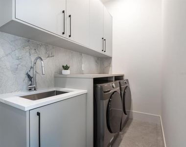 2467 Hyde Park Street - Photo Thumbnail 27
