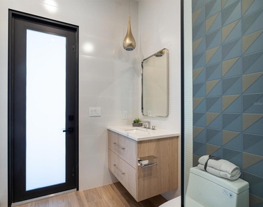 2467 Hyde Park Street - Photo Thumbnail 11