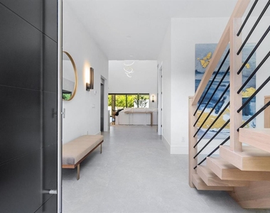 2467 Hyde Park Street - Photo Thumbnail 3