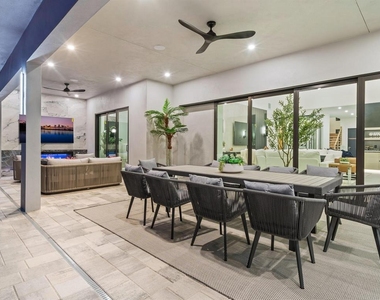 2467 Hyde Park Street - Photo Thumbnail 36