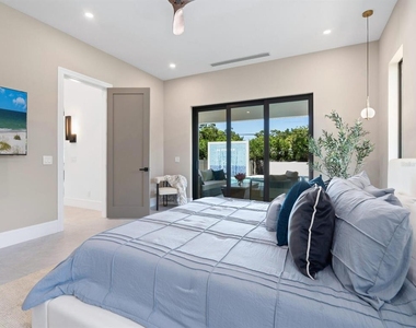 2467 Hyde Park Street - Photo Thumbnail 12