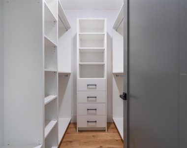 2467 Hyde Park Street - Photo Thumbnail 21