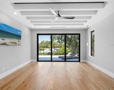 2467 Hyde Park Street - Photo Thumbnail 23