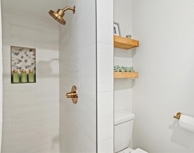 2641 Hyde Park Street - Photo Thumbnail 38