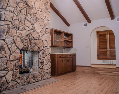 4521 R L Shoemaker Drive - Photo Thumbnail 1
