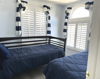 2149 Fairfield Beach Road - Photo Thumbnail 35