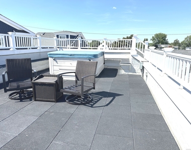 2149 Fairfield Beach Road - Photo Thumbnail 11