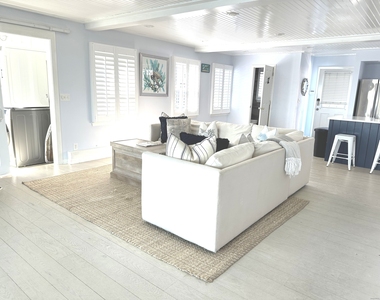 2149 Fairfield Beach Road - Photo Thumbnail 17