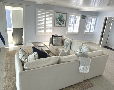 2149 Fairfield Beach Road - Photo Thumbnail 31