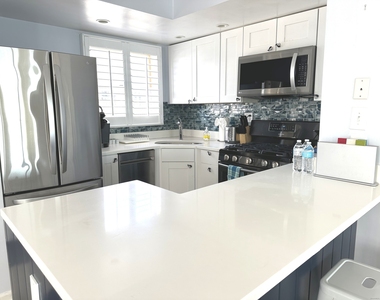 2149 Fairfield Beach Road - Photo Thumbnail 25