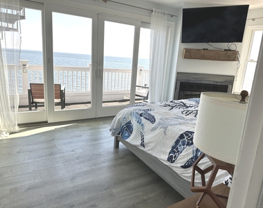 2149 Fairfield Beach Road - Photo Thumbnail 16