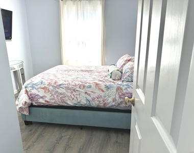 2149 Fairfield Beach Road - Photo Thumbnail 9