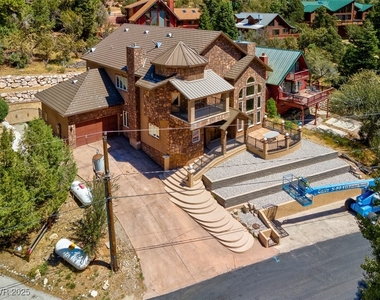 264 Crestview Drive - Photo Thumbnail 4