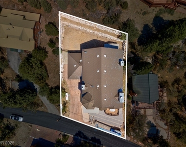 264 Crestview Drive - Photo Thumbnail 9