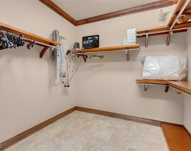 264 Crestview Drive - Photo Thumbnail 57