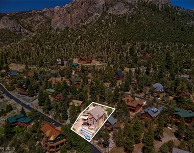 264 Crestview Drive - Photo Thumbnail 8