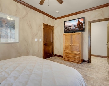 264 Crestview Drive - Photo Thumbnail 63