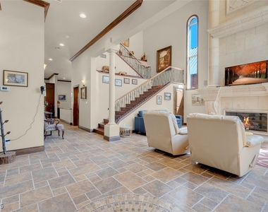 264 Crestview Drive - Photo Thumbnail 11