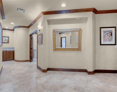 264 Crestview Drive - Photo Thumbnail 43