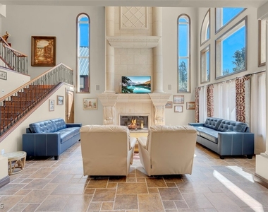 264 Crestview Drive - Photo Thumbnail 13