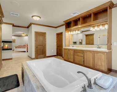 264 Crestview Drive - Photo Thumbnail 54