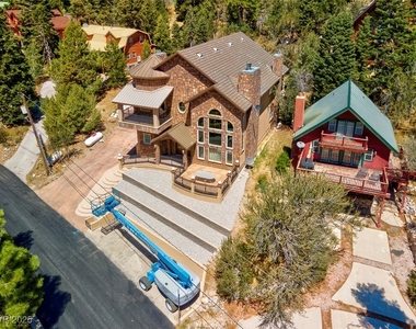 264 Crestview Drive - Photo Thumbnail 6