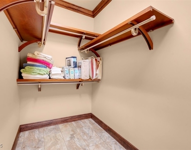 264 Crestview Drive - Photo Thumbnail 64